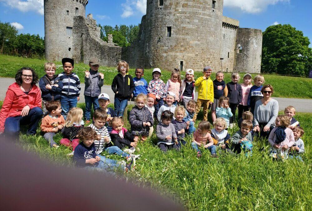 SORTIE AU CHÂTEAU DE LA HUNAUDAYE.