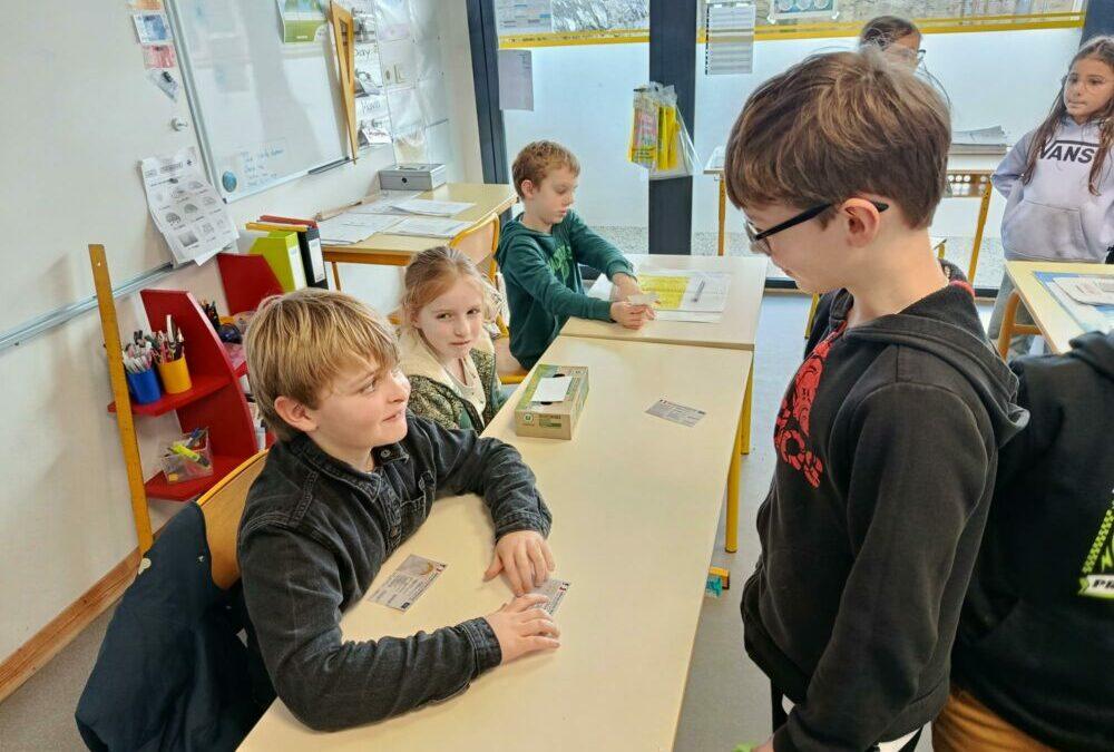 Les élections des délégués de classe: un apprentissage citoyen.