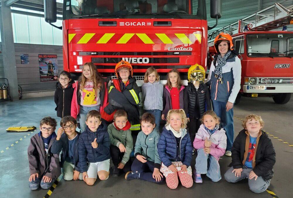 Les GS-CP visitent la caserne des pompiers.